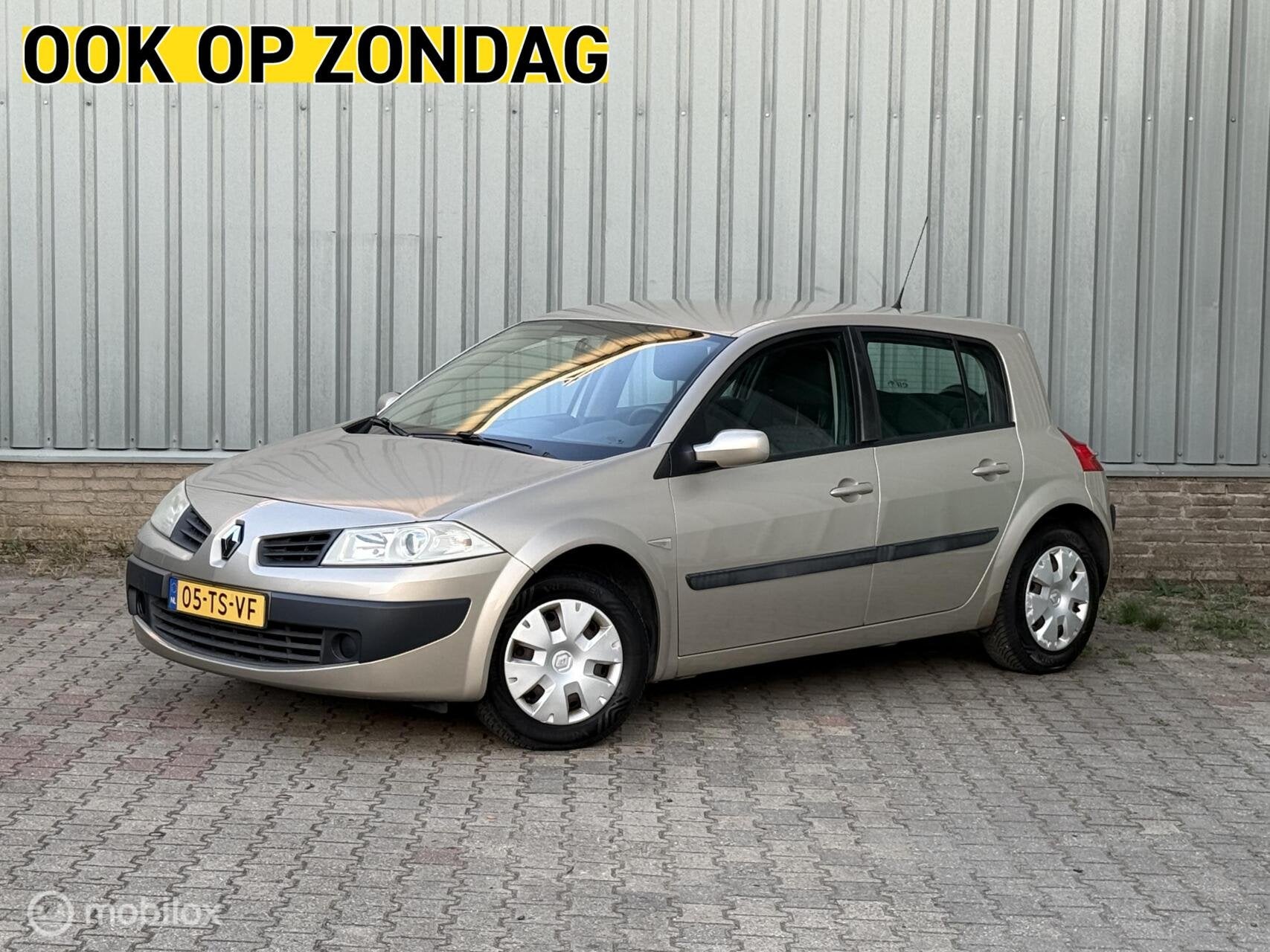 Renault Megane 1.4-16V 5Drs | Airco | Bluetooth | Trekhaak, Auto's, Metallic lak, Stof, 4 cilinders, 620 kg