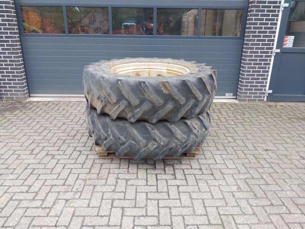Deutz Fahr Wielen 18.4 R38, Zakelijke goederen