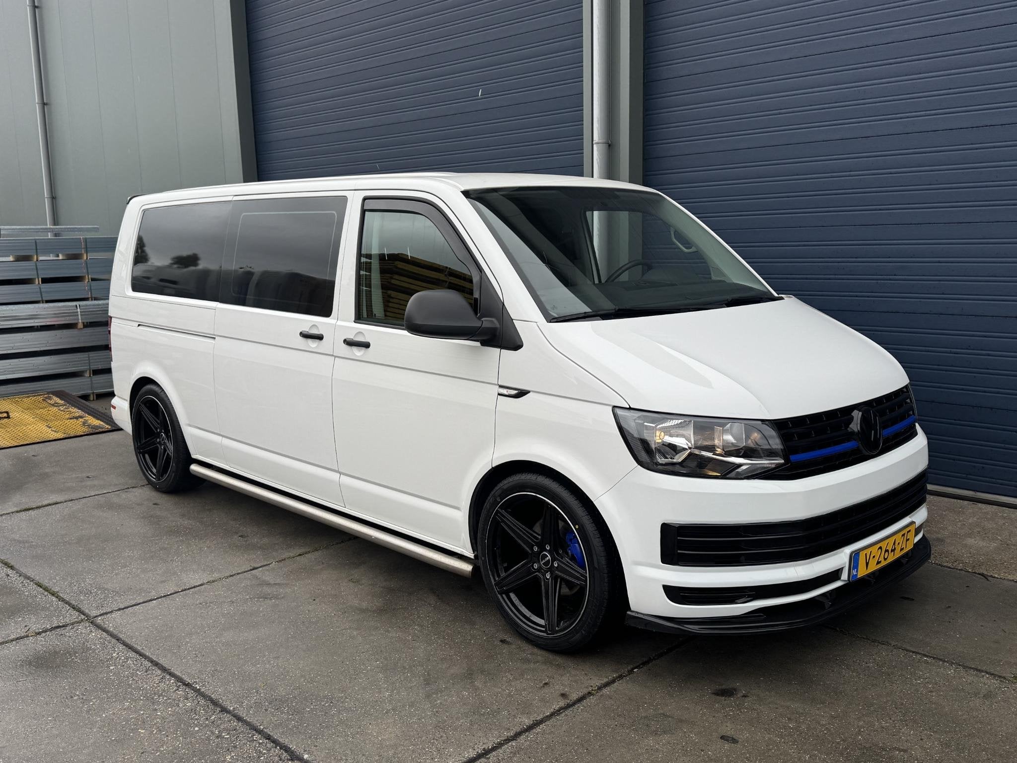 Volkswagen Transporter 2.0 TDI L2H1 Trendline DUBBEL CABINE, Voorwielaandrijving, Stof, Gebruikt, 4 cilinders