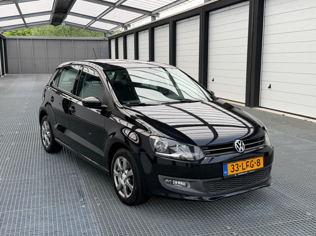 Volkswagen Polo 1.4 AUT Ketting vv, Nieuwe Apk!, 40 €/maand, 4 cilinders, Zwart, Origineel Nederlands
