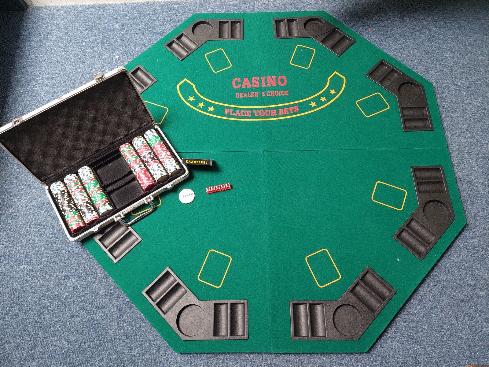 Pokerset: 8p inklapbare tafel & koffer met fiches, Vijf spelers of meer, Ophalen of Verzenden, Gebruikt