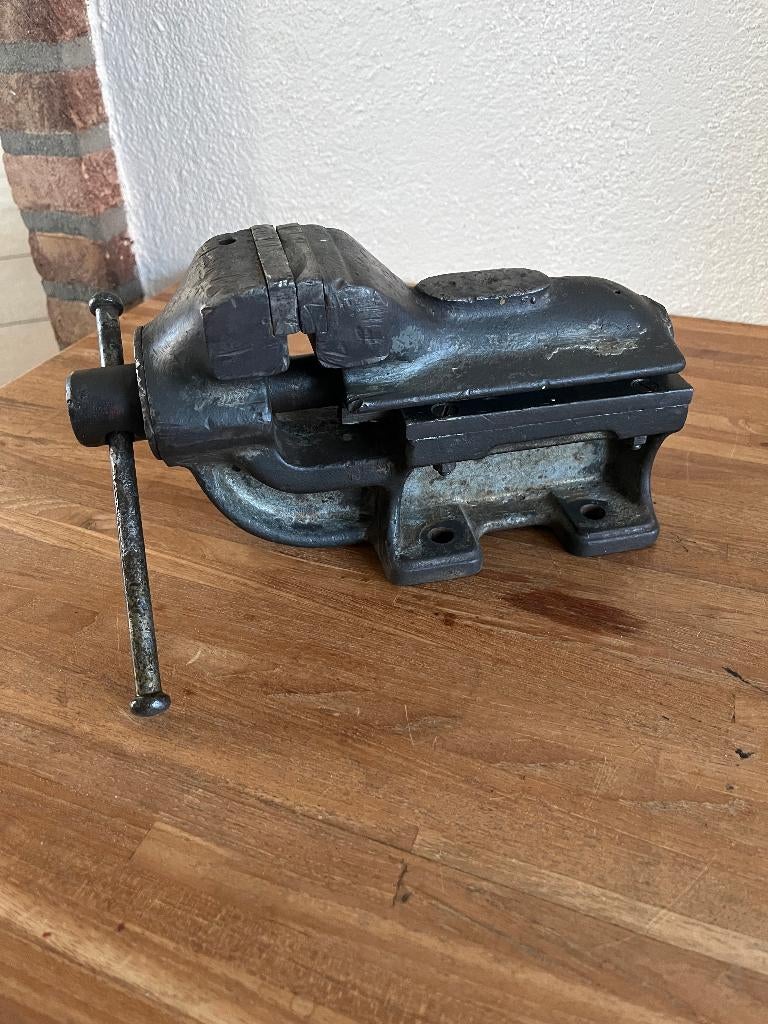 Degelijke EVOLENT / LES 75 bankschroef . 75 mm ., Ophalen of Verzenden, Gebruikt