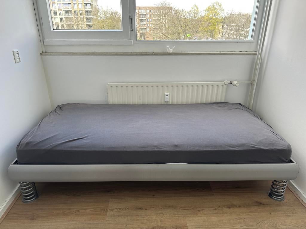 Eenpersoonsbed incl. lattenbodem en matras, Huis en Inrichting, Slaapkamer | Bedden, Ophalen, 90 cm, Eenpersoons, Zo goed als nieuw