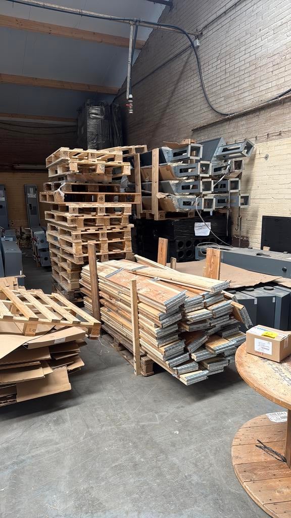 Alles moet in een keer weg, Ophalen, Zo goed als nieuw, Pallet, Minder dan 200 cm