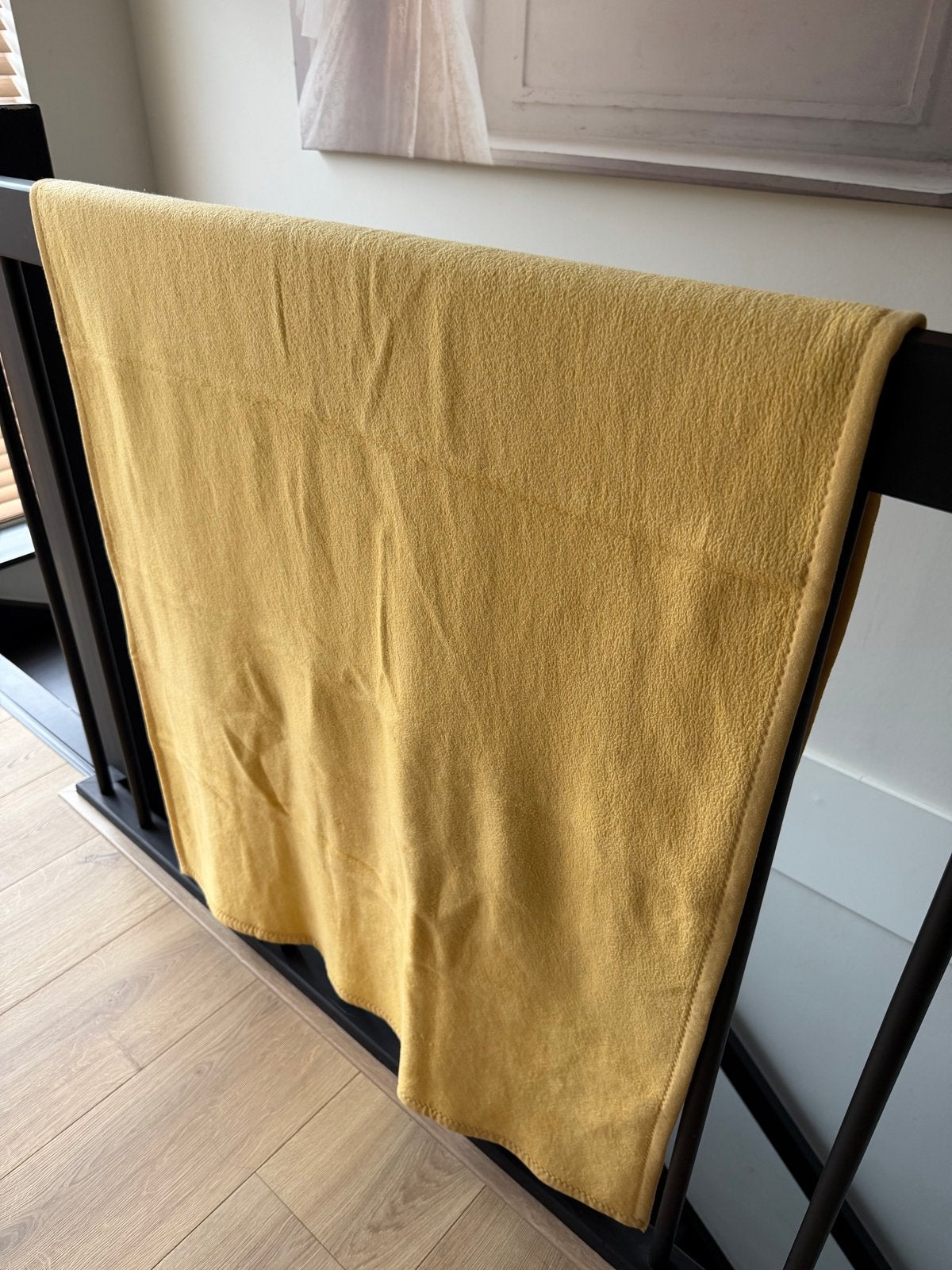 Zgan Hema ledikantdeken geel/wit 90x150 cm zacht, Ophalen of Verzenden, Geel, Deken, Hema