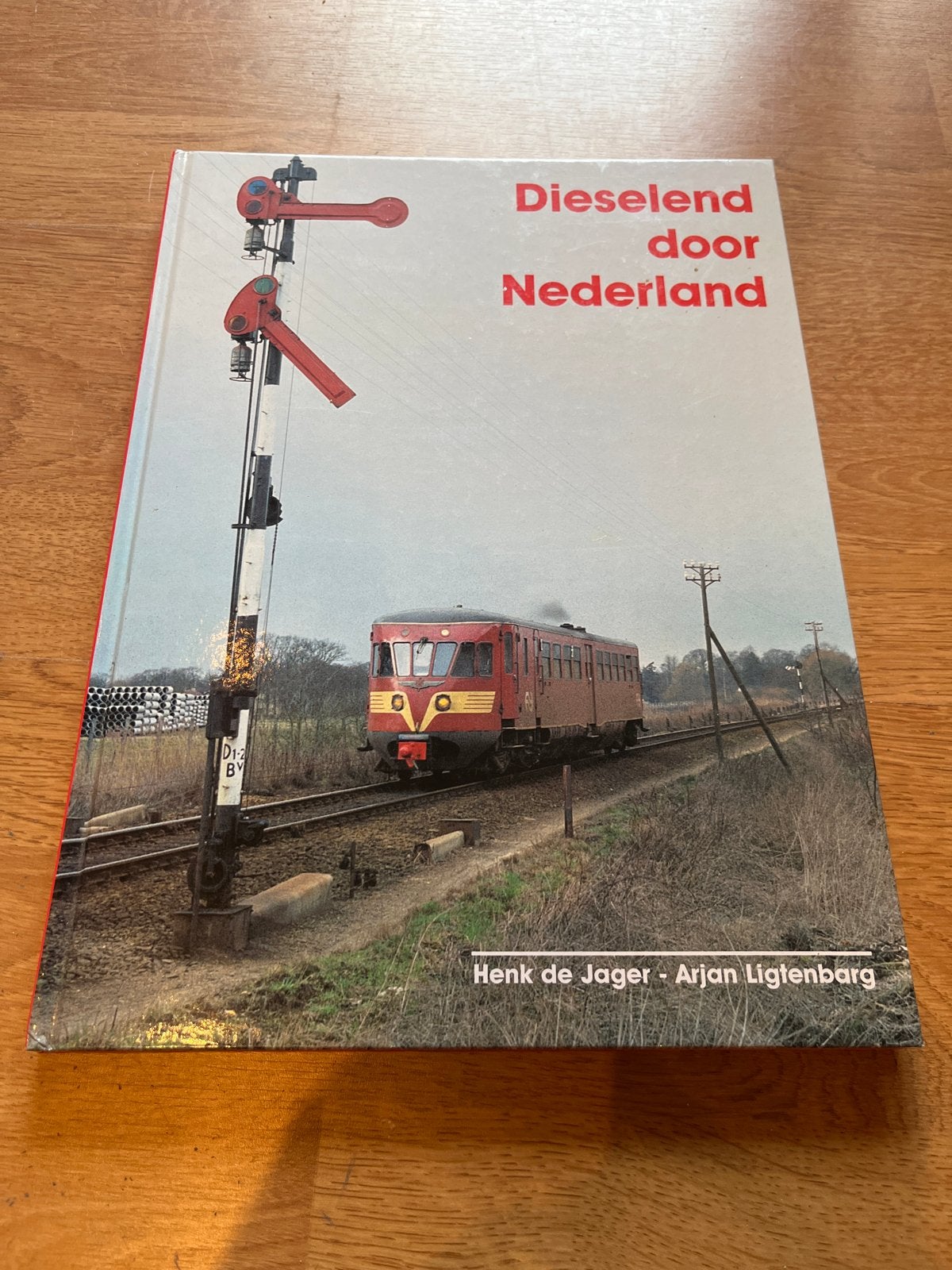 Diesellocomotieven door Nederland - Treinboek, Ophalen of Verzenden, Zo goed als nieuw, Trein