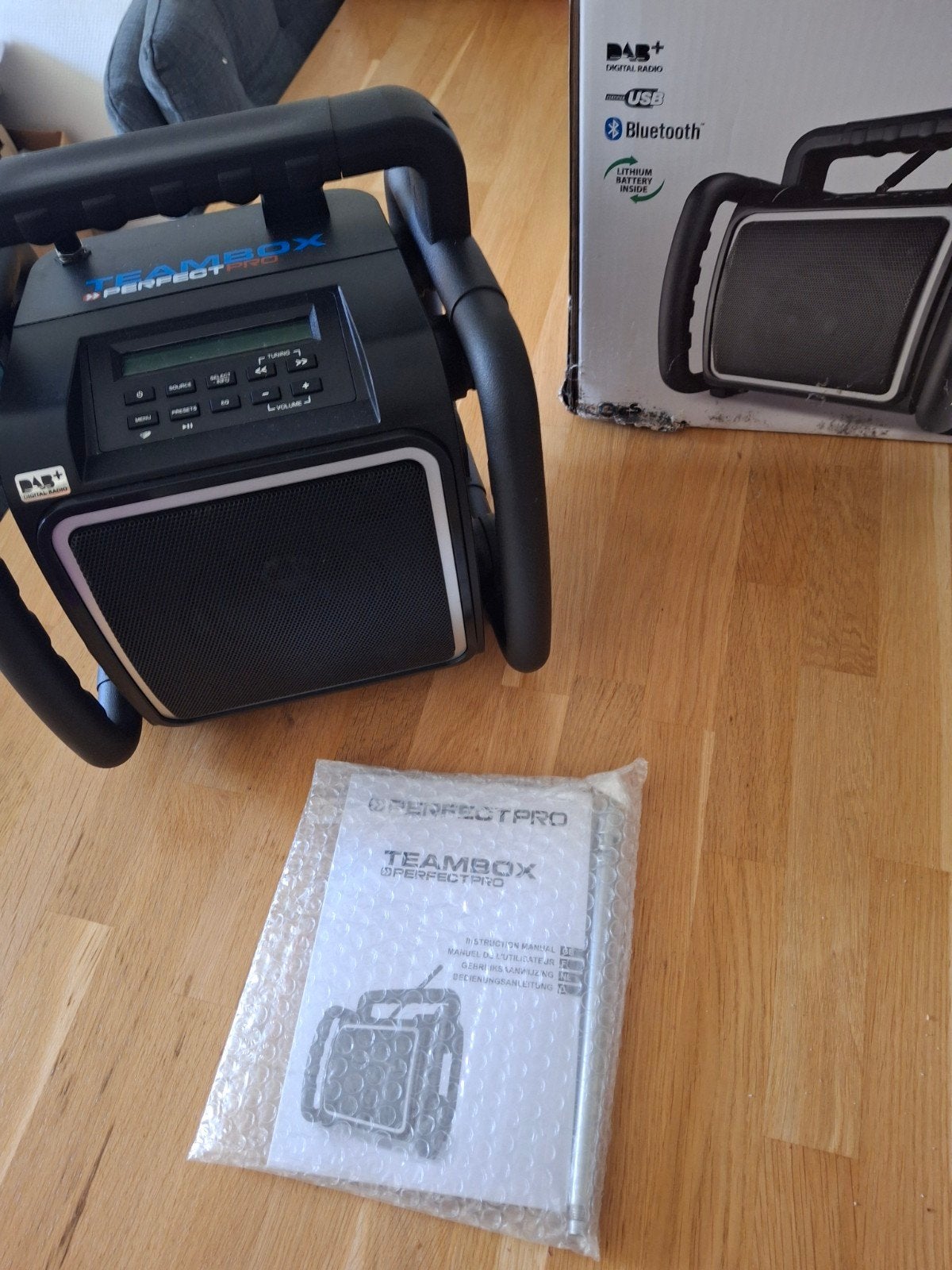 Perfectpro Teambox TBX1 Bouwradio DAB+ Bluetooth USB, Ophalen of Verzenden, Zo goed als nieuw, Bouwradio