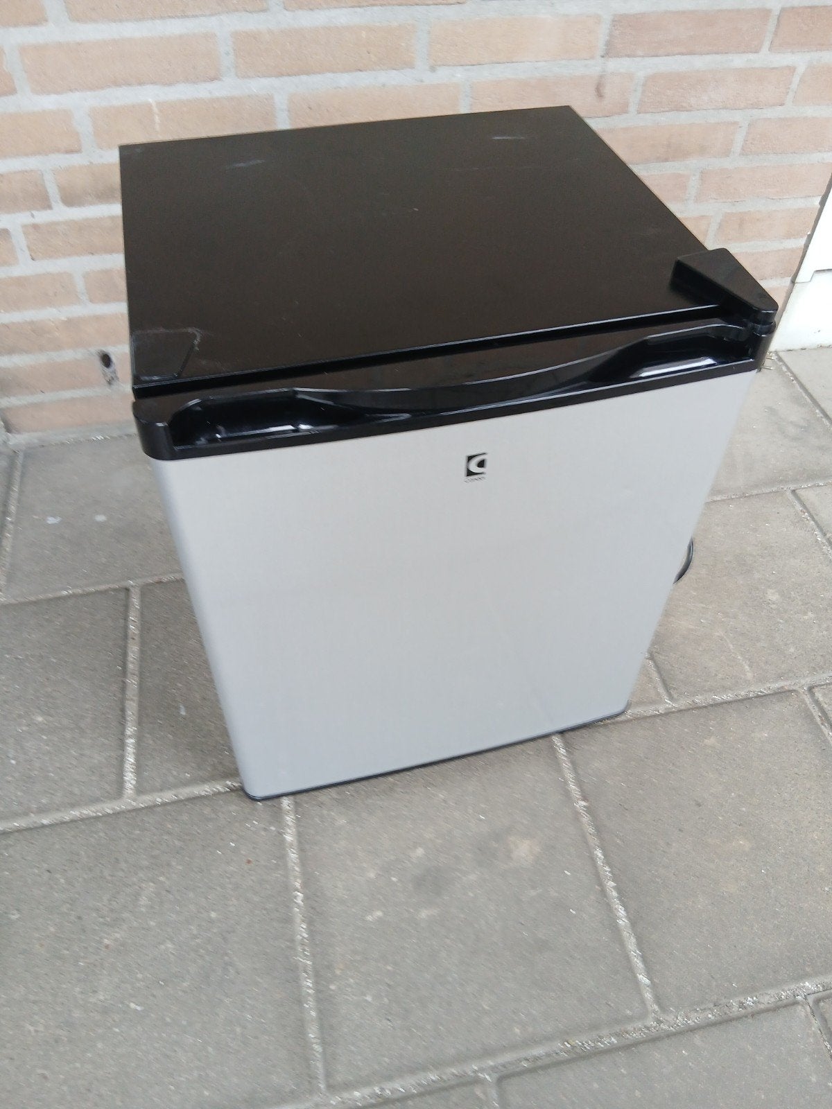Compacte Candor mini koelkast - Ideaal voor kleine ruimtes, Witgoed en Apparatuur, Ophalen, Minder dan 75 liter, Zonder vriesvak