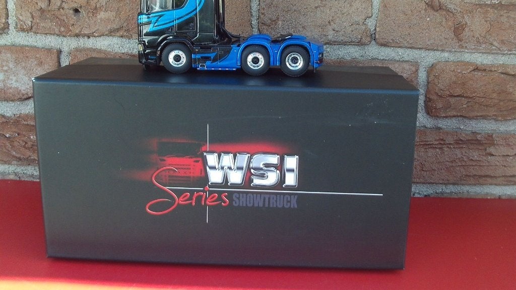 WSI  Scania  R  Highline  van  Lars  Justesen., Ophalen of Verzenden, Nieuw, Bus of Vrachtwagen, Wsi