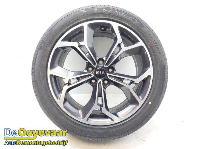 Velg + Band van een Kia Sportage (Sportage 16-), Gebruikt, -, -, Ophalen of Verzenden