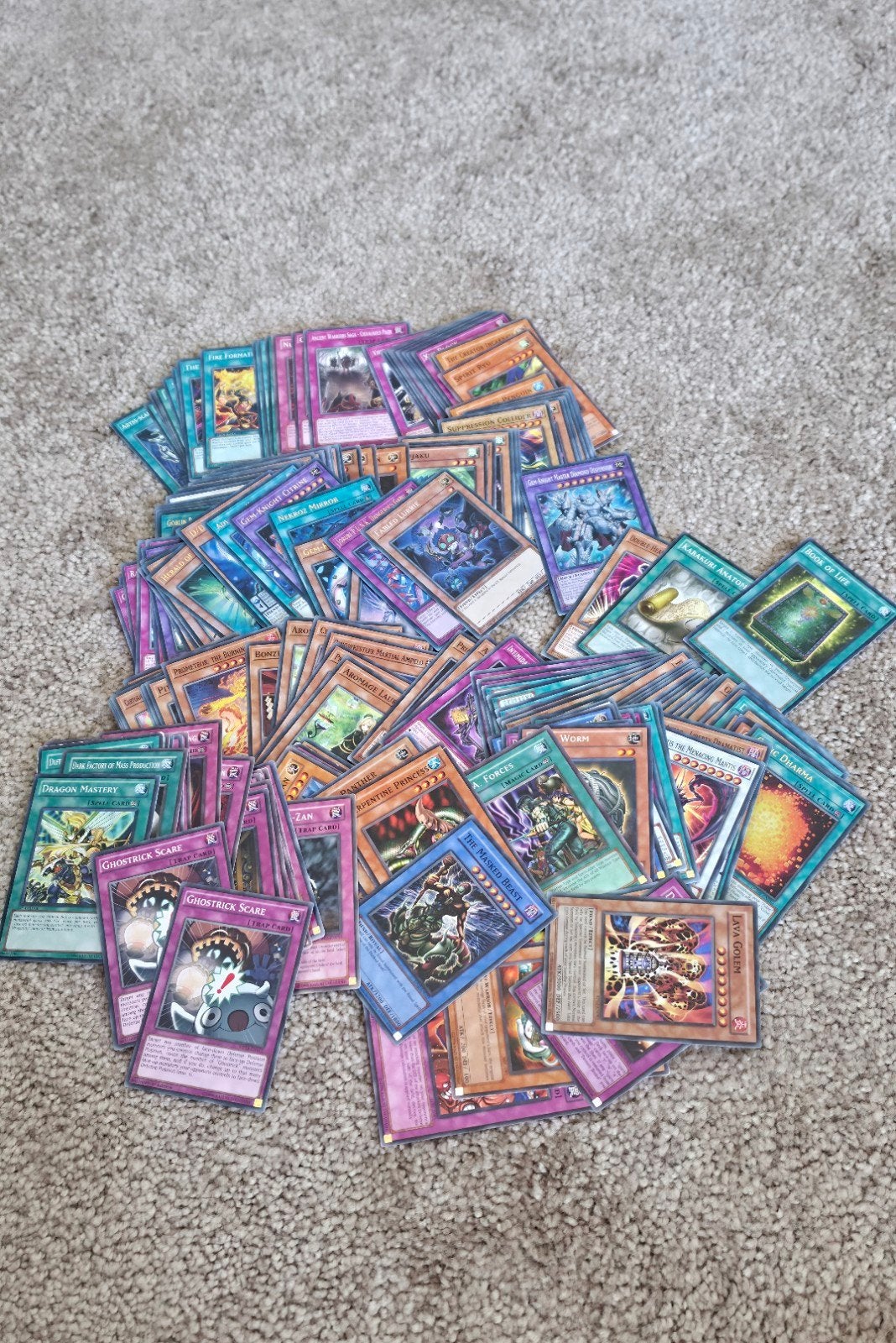 189 Yu-Gi-Oh! kaarten: mix van oud en nieuw, Hobby en Vrije tijd, Verzamelkaartspellen | Yu-gi-Oh!, Ophalen of Verzenden, Gebruikt