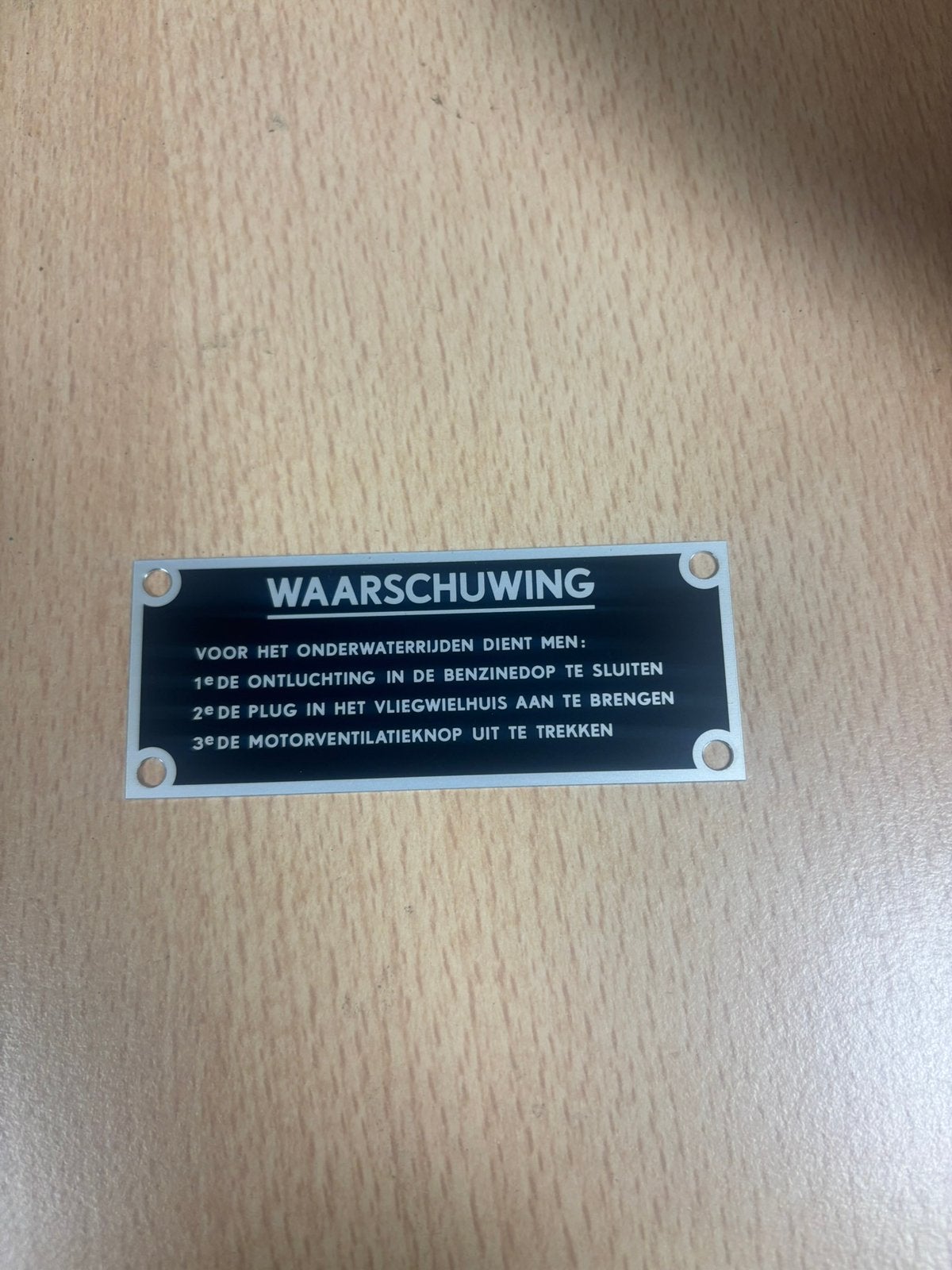 Nekaf waarschuwings plaatje, Ophalen