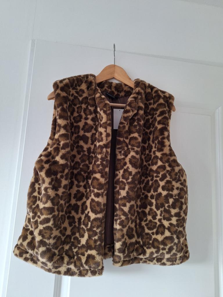 Nieuw! prachtig giletje/hesje panterprint van TwoDay maat M!, Maat 38/40 (M), Twoday, Bruin, Nieuw