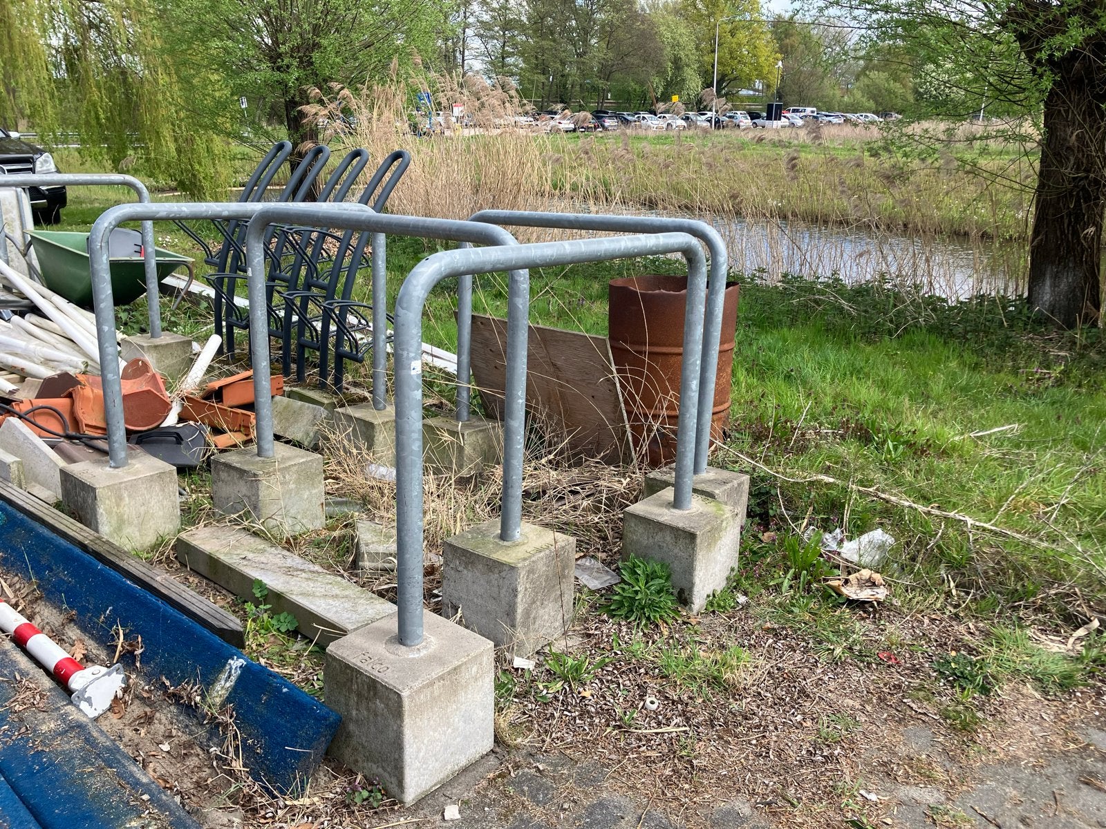 Falco fietsenrek fietsnietje met betonnen voet - 6 stuks, Ophalen, Gebruikt