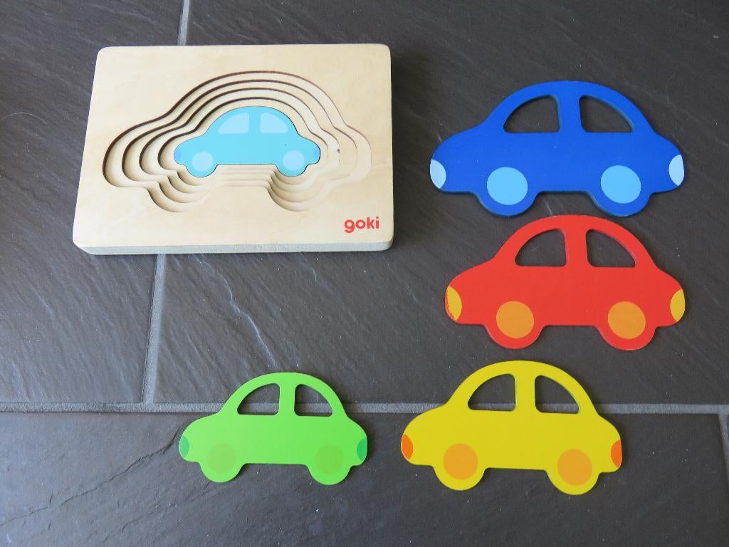 Goki houten Lagenpuzzel auto 5 stukken., 2 tot 4 jaar, Ophalen of Verzenden, Zo goed als nieuw, Van hout
