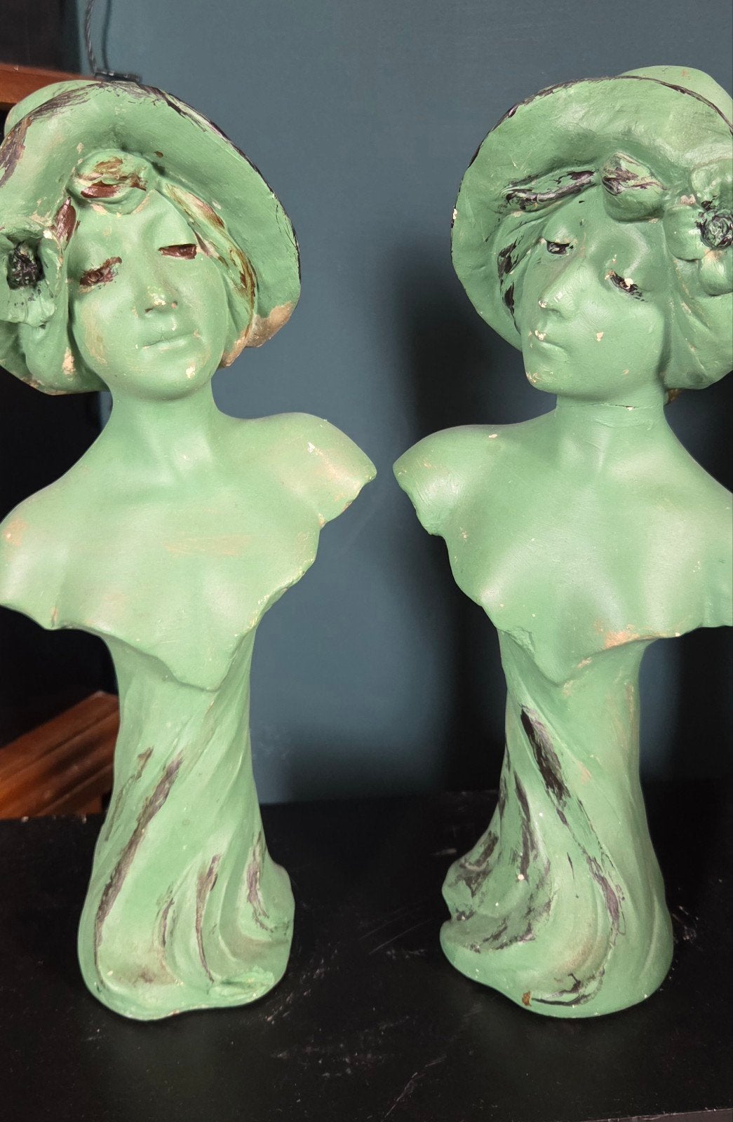 2 beeldjes van Gustaaf Van Vaerenberg, Gips, Ophalen of Verzenden, Groen, Buste