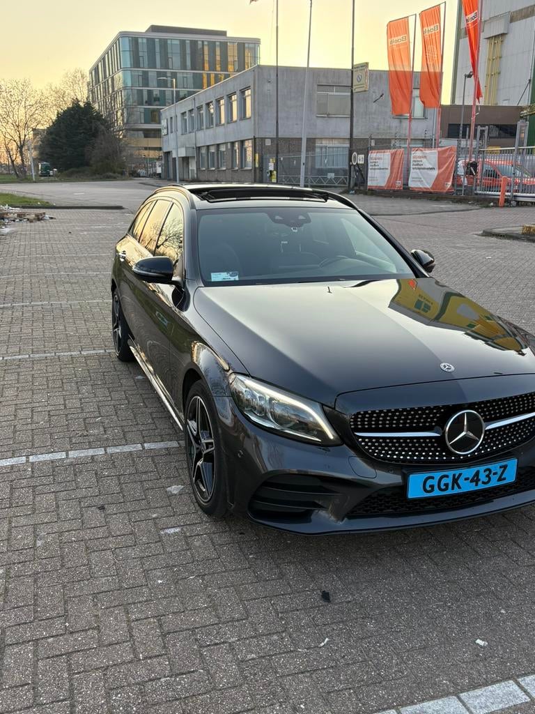 Mercedes c-klasse 220d amg-night bur/360/pano/keyles digital, Auto's, Mercedes-Benz, Automaat, Achterwielaandrijving, 1800 kg