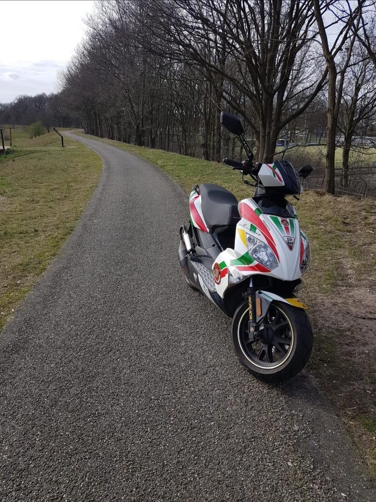 Scooter   GERESERVEERD, Ophalen of Verzenden, Gebruikt, Benzine