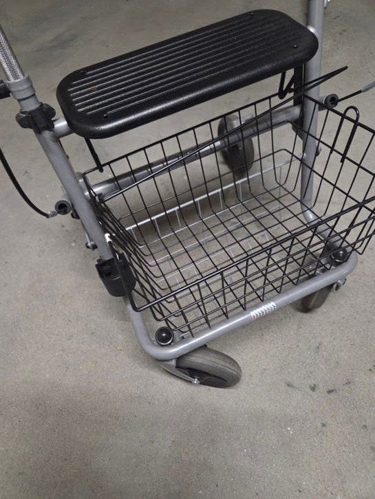 Degelijke rollator, Ophalen