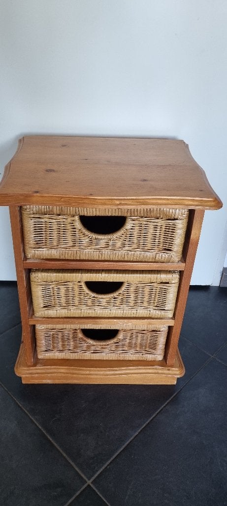 Houten retro ladekast met 3 rieten/rotan laden 40x34x50 cm, Ophalen of Verzenden, Gebruikt