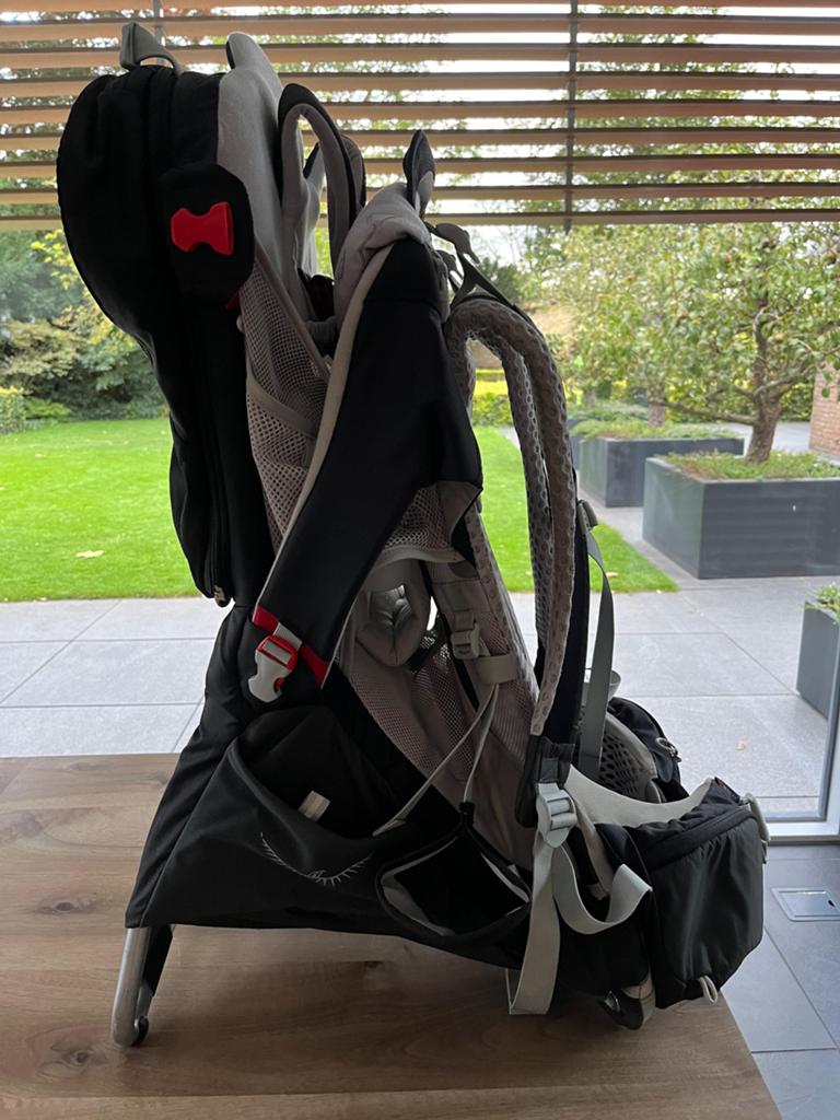 Osprey draagzak met rugtas en zonnescherm - Zeer nette staat, Kinderen en Baby's, Babydragers en Draagdoeken, Overige merken, Ophalen of Verzenden