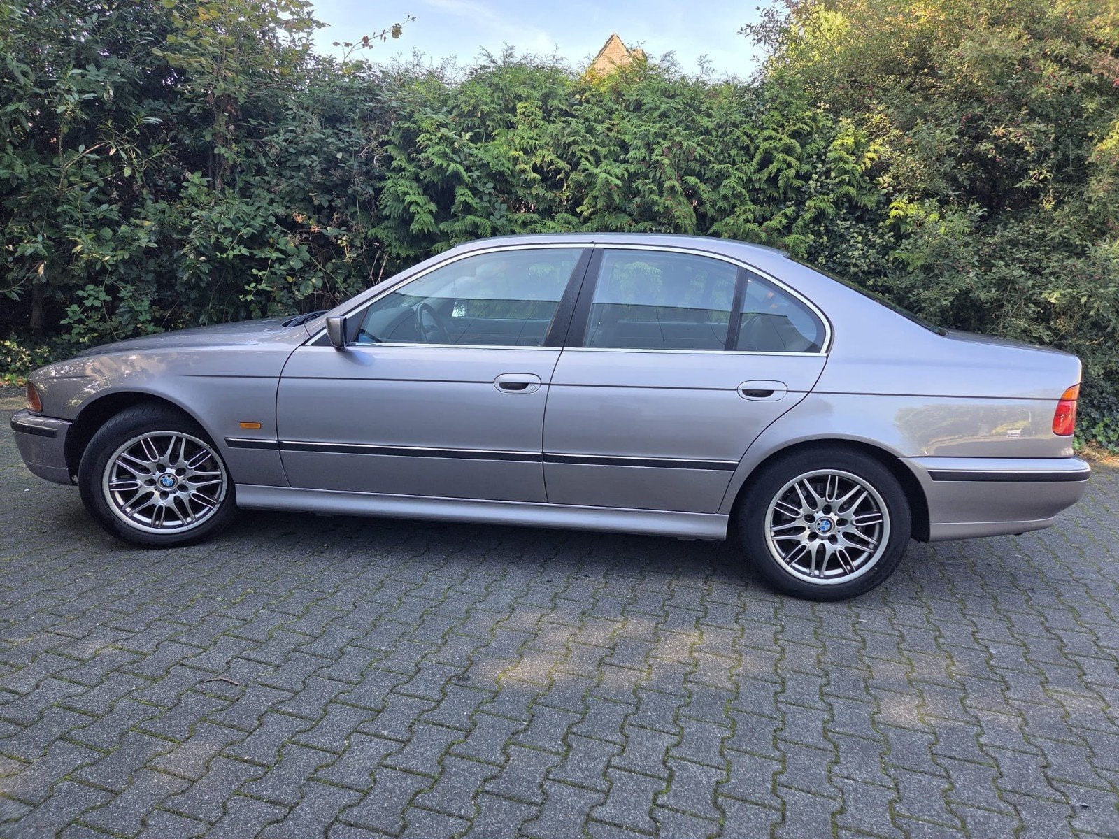 BMW 5-Serie 2.8 I 528 AUT Aspensilber, Auto's, Automaat, Achterwielaandrijving, 2000 kg, Elektrische ramen