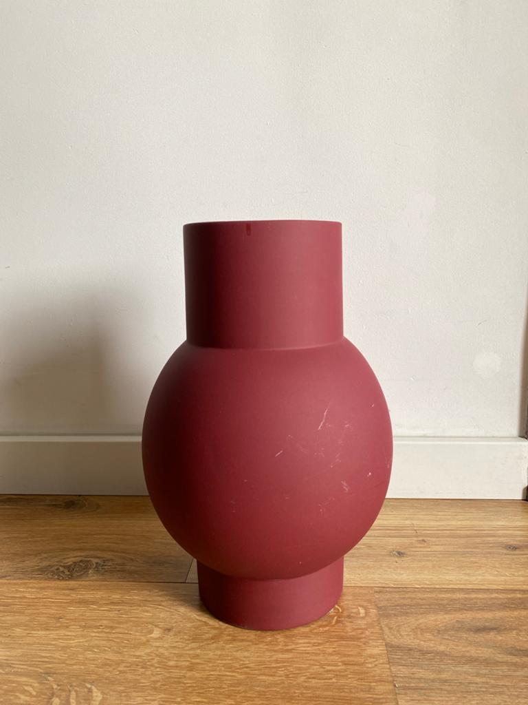 Bloomon vaas, bordeauxrood, bolvormig 34cm hoog, Huis en Inrichting, Woonaccessoires | Vazen, Ophalen, Zo goed als nieuw, Overige kleuren
