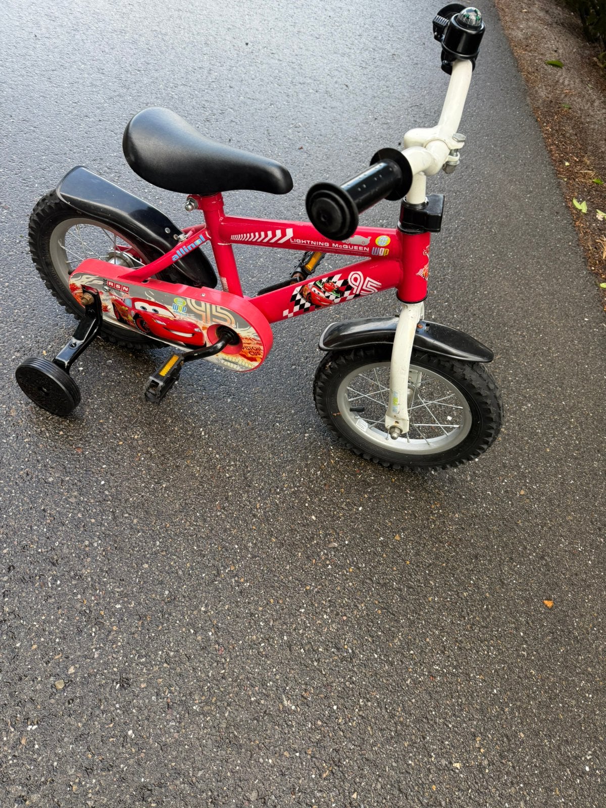 Mooi 12 inch fiets met zijwieltjes en terug trap rem, Ophalen, Zo goed als nieuw