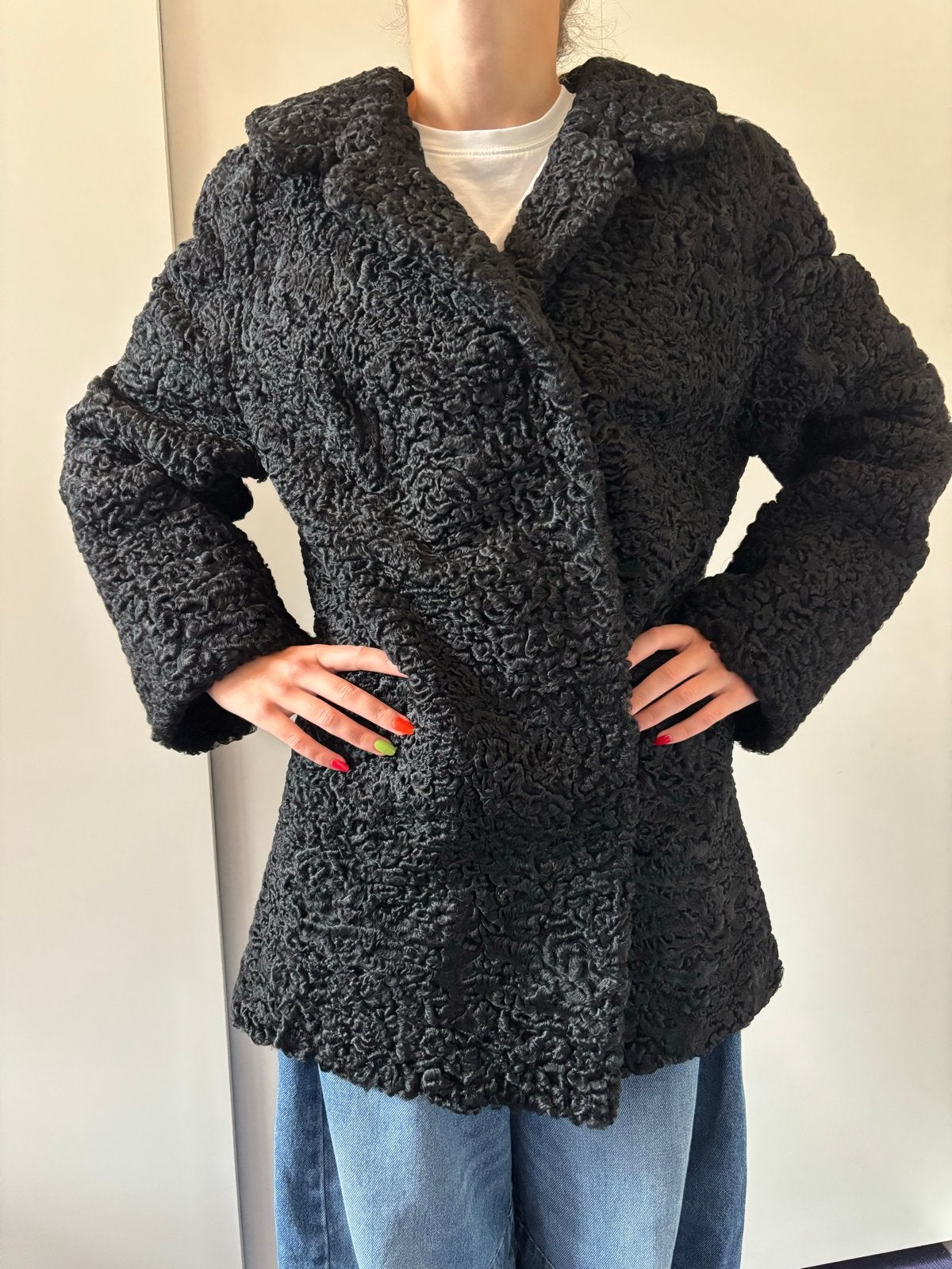 Zwarte Astrakan Jas - Vintage Elegantie, Kleding | Dames, Ophalen of Verzenden, Gedragen, Maat 38/40 (M), Zwart