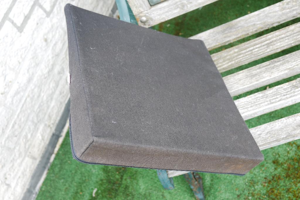 wig kussen zwart  35 x 35 van 1 naar 6 cm zwart, Ophalen of Verzenden, Gebruikt
