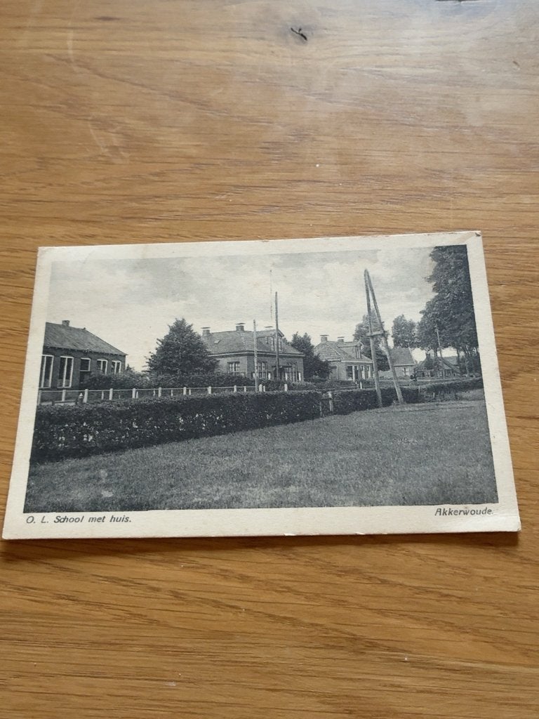 Akkerwoude O.L. School met huis ansichtkaart 1934, Verzenden, 1920 tot 1940, Gelopen, Zuid-Holland