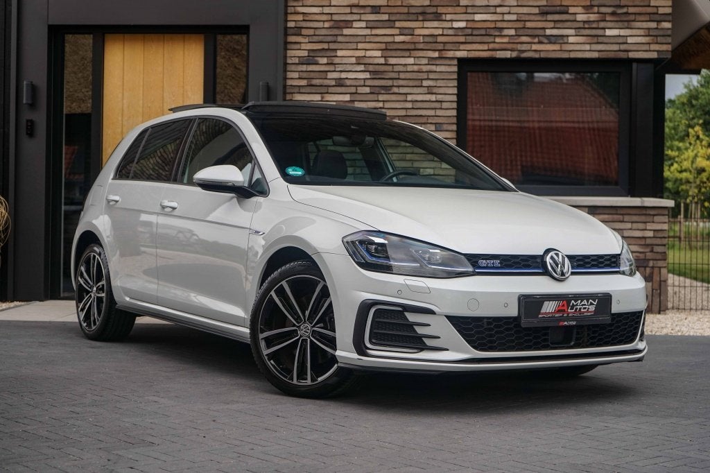 Volkswagen Golf GTE 7.5 Facelift/Panoramadak/Trkhk/ACC/R-Cam, Automaat, Stof, Gebruikt, Wit