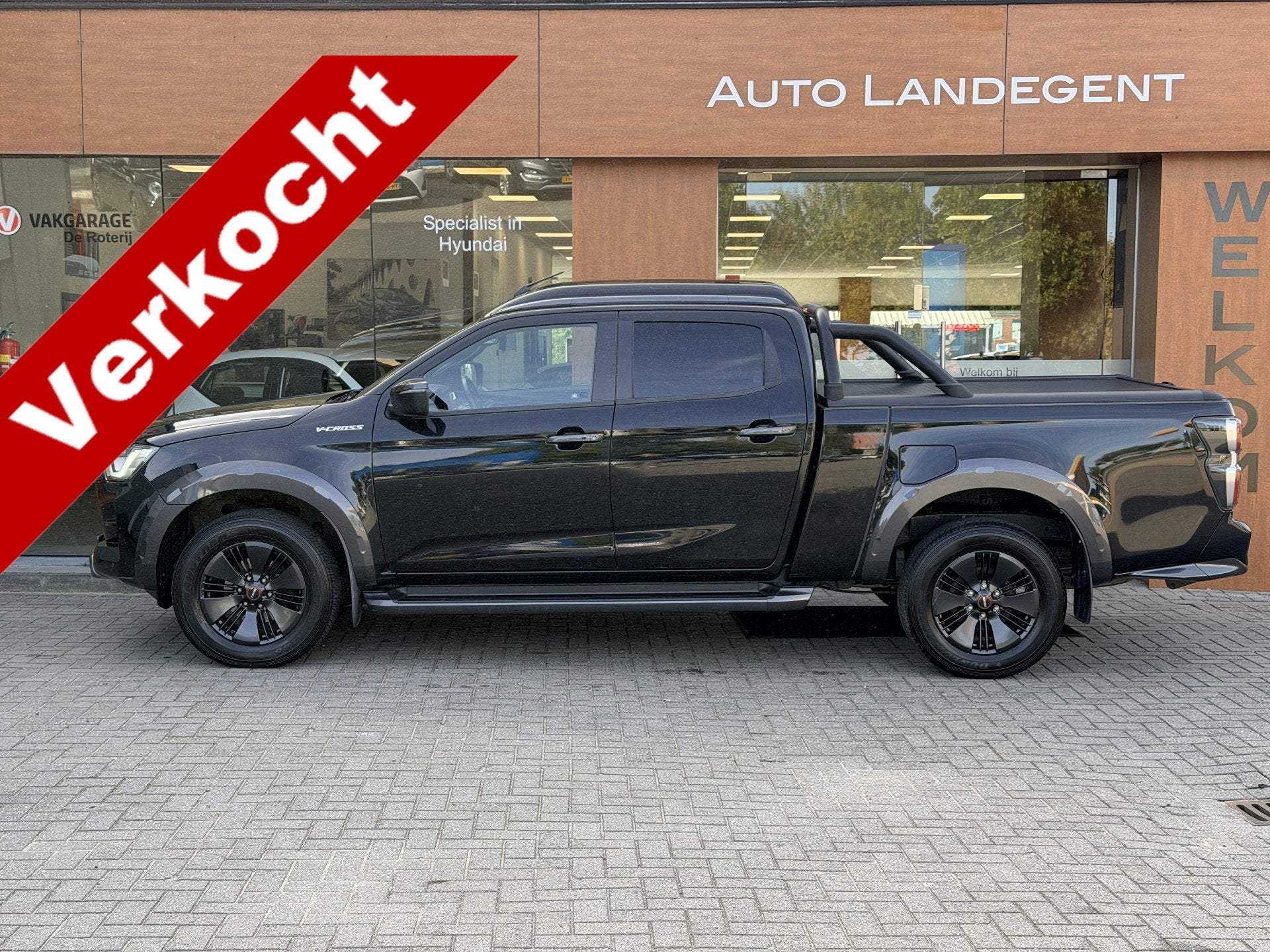 Isuzu D-max 1.9 Double Cab lang V-Cross | 5 persoons | Trekh, Auto's, Automaat, 12 maanden, 4 cilinders, Zwart