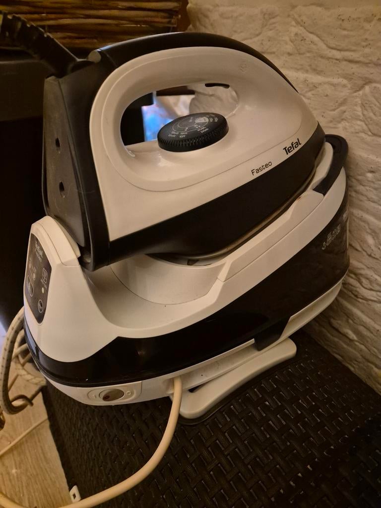 Tefal Fasteo Stoomstrijkijzer - Wit/Zwart, Ophalen, Gebruikt, Strijkijzer met snoer