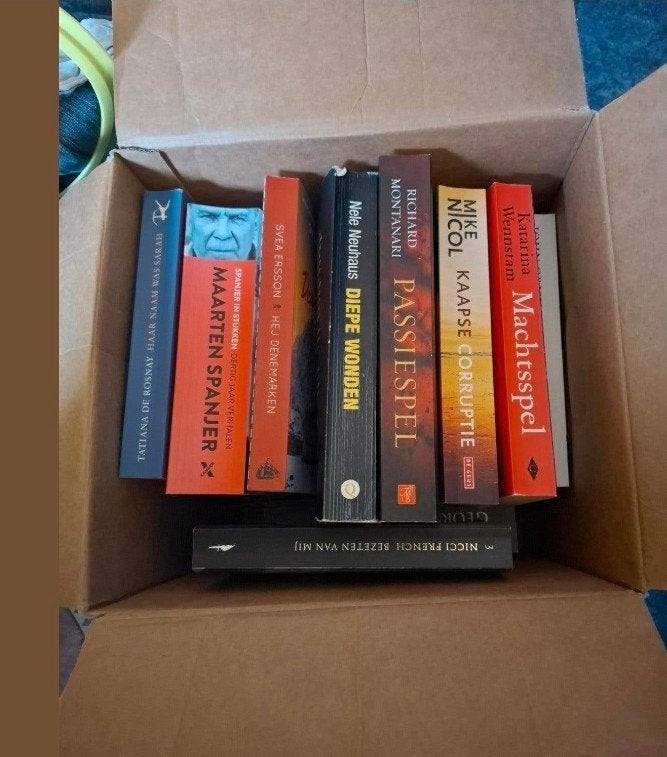 Grote collectie thrillers en romans (18 boeken), Boeken, Ophalen of Verzenden, Gelezen, Diverse auteurs