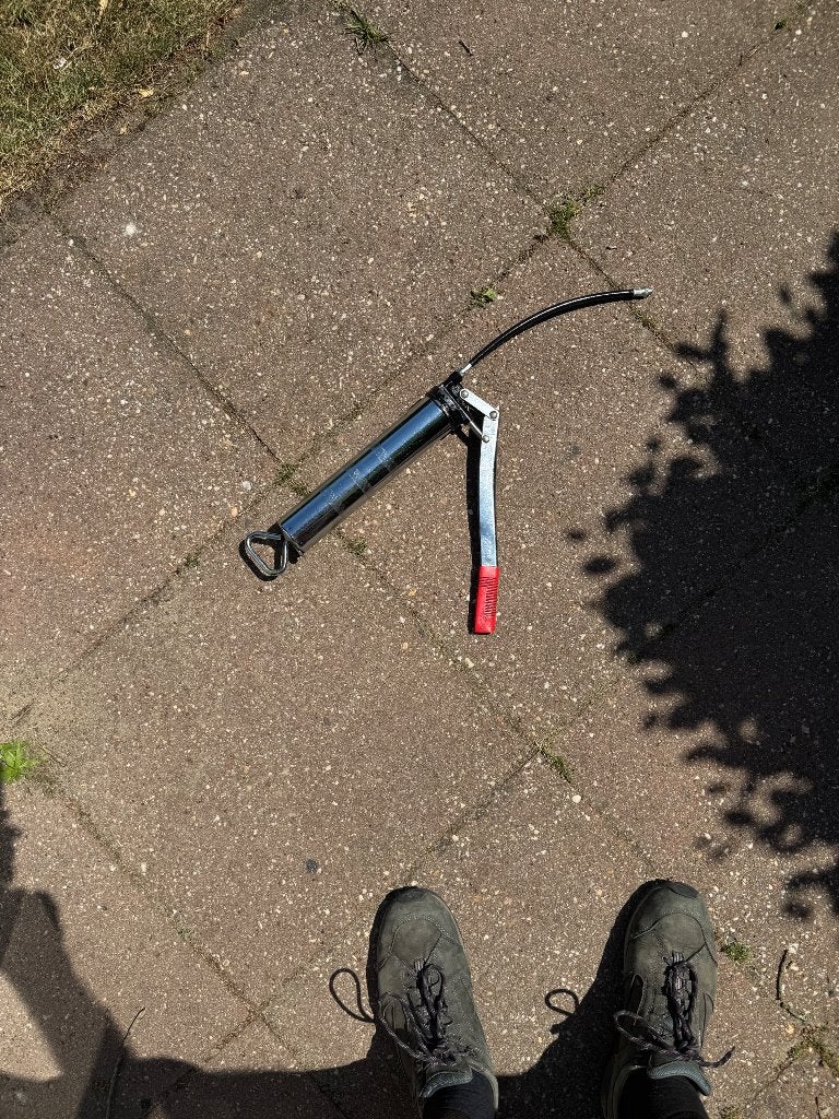 Schaarvet  spuit, Motor en Besturing