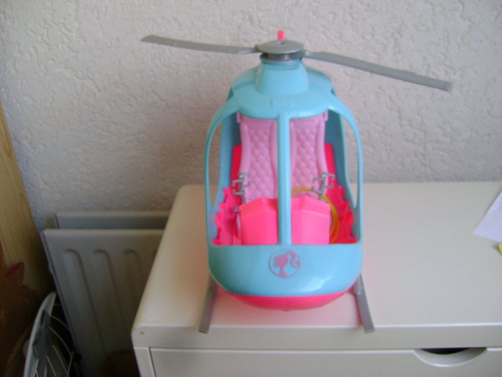 blauw/roze barbie helikopter met veiligheidsriemen 40lx26h, Ophalen of Verzenden, Zo goed als nieuw, Barbie