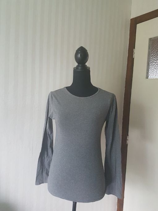 Zgan, casual grijze top met ronde hals en lange mouwen S 36, Verzenden, Zo goed als nieuw, Lange mouw, Maat 36 (S)