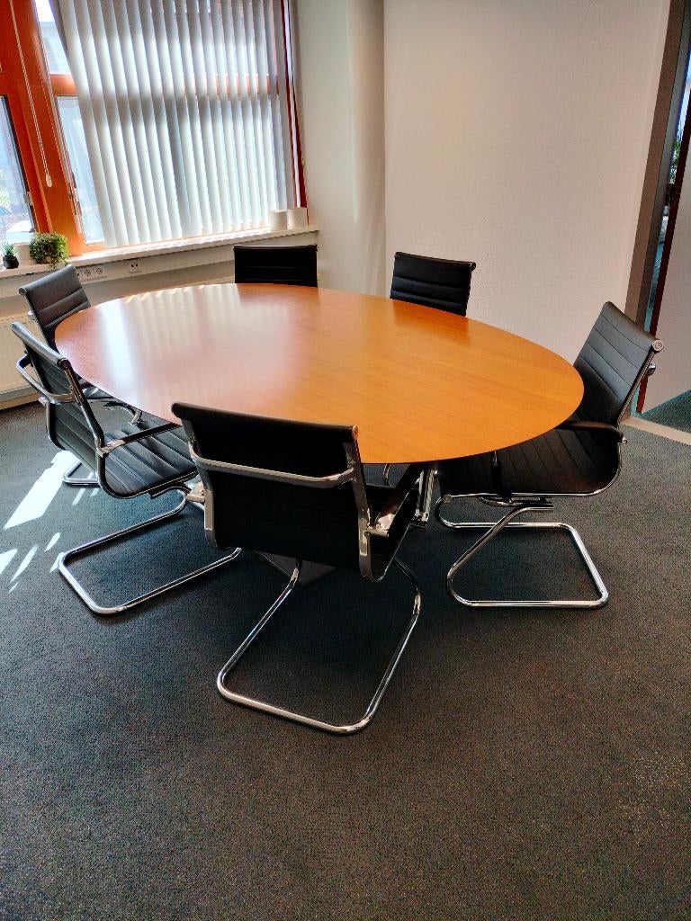 Vergadertafel ovaal kersenhout, Huis en Inrichting, Bureaus, Ophalen, Zo goed als nieuw