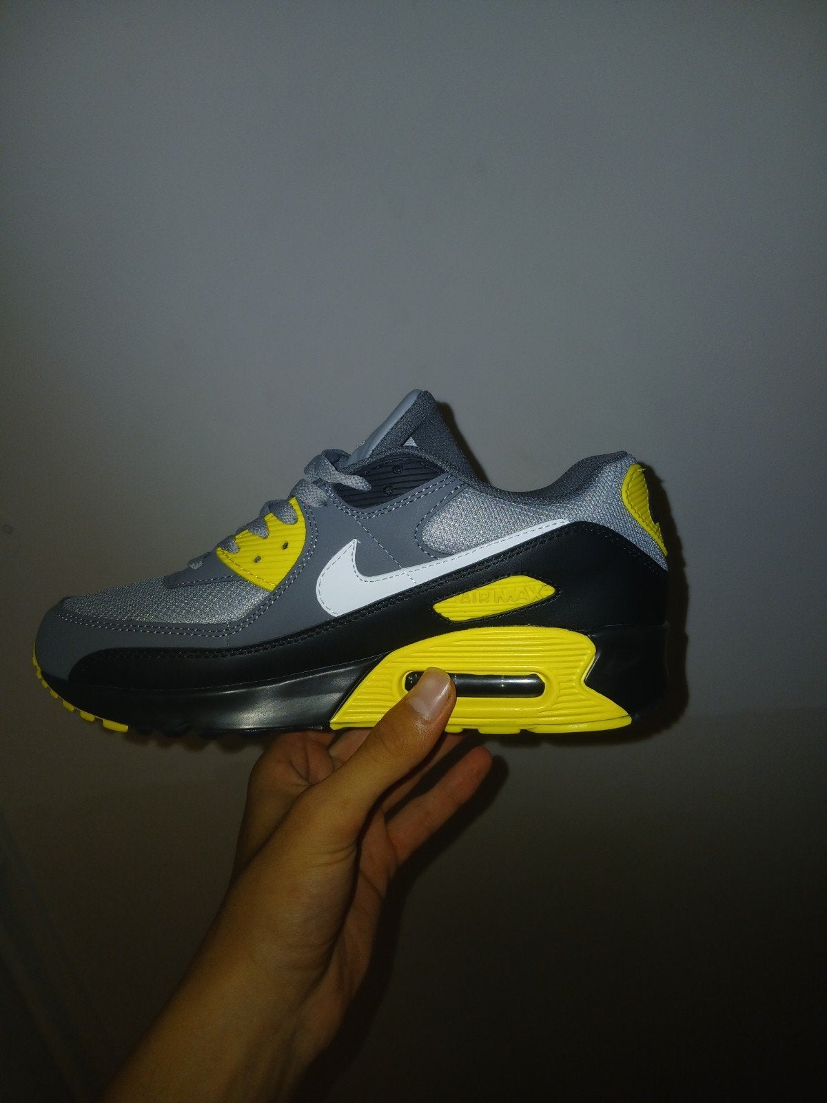 Nike Air Max 90 - Grijs/Geel - Maat 42.5, Overige kleuren, Nike, Ophalen of Verzenden, Sneakers of Gympen