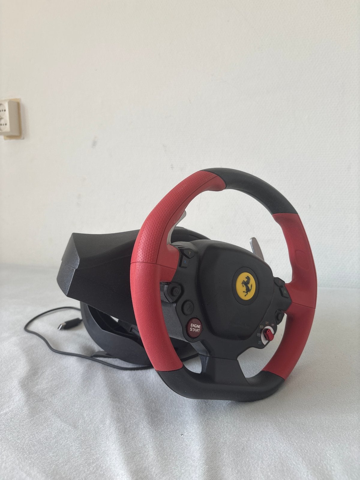 Thrustmaster Ferrari Racing Wheel met pedalen, Racestuur, Gebruikt, Ophalen of Verzenden, Thrustmaster