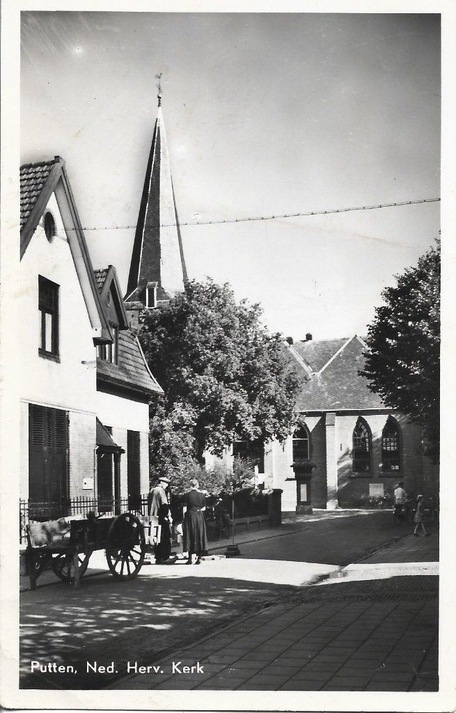 Putten - Ned Herv Kerk -boer met handkar, Ophalen of Verzenden, 1940 tot 1960, Gelopen, Gelderland