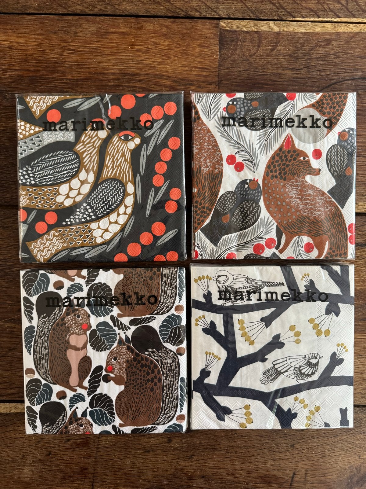 Marimekko servetten - 4 pakjes met verschillende prints, Meerkleurig, Nieuw, Ophalen of Verzenden, Scandinavisch