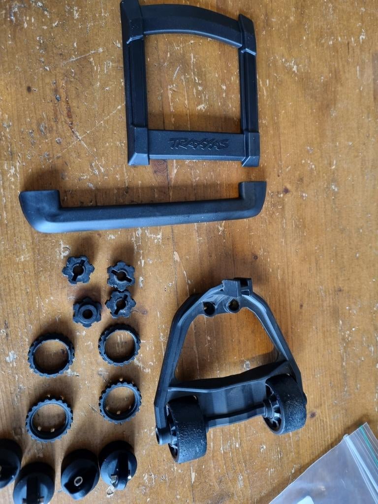 Traxxas maxx onderdelen, Elektro, Gebruikt, Auto offroad, Ophalen of Verzenden