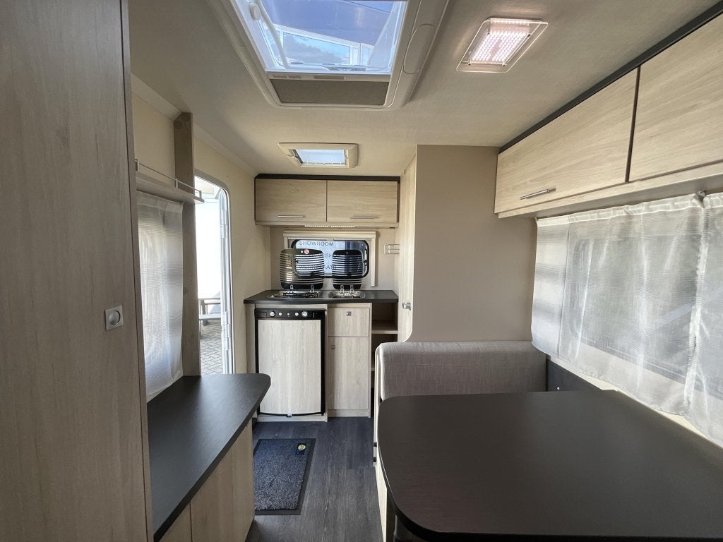 Caravelair Antares 400 NIEUWSTAAT-MOVER-VOORTENT, Caravans en Kamperen, Caravans, Bedrijf, 750 - 1000 kg, 4 tot 5 meter, Dwarsbed