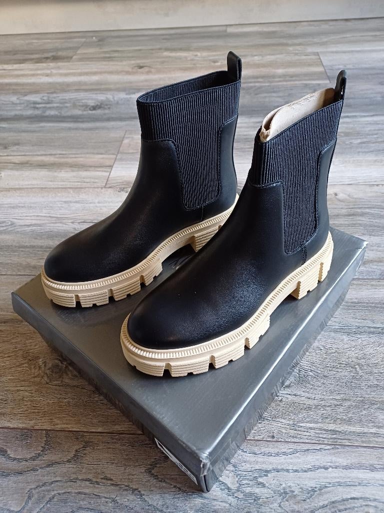 Oxmox zwarte Chelsea boot beige zool maat 37, Oxmox, Zwart, Lage of Enkellaarzen, Nieuw