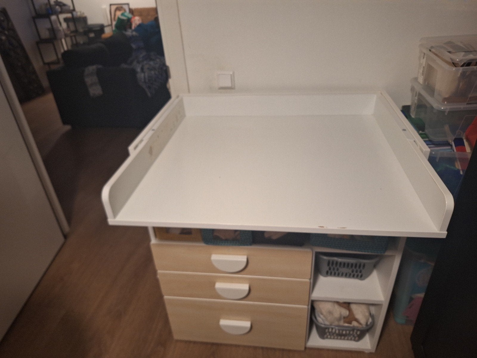 Witte commode met lades en opbergruimte