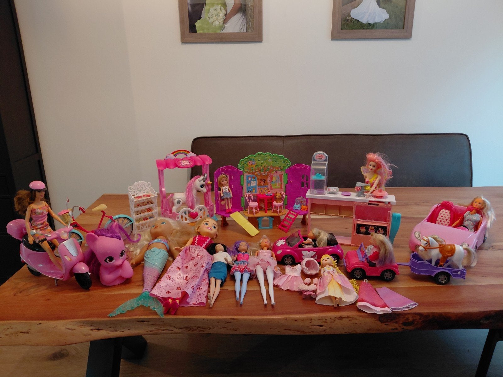 Barbies inclusief accessoires, Ophalen, Gebruikt, Barbie