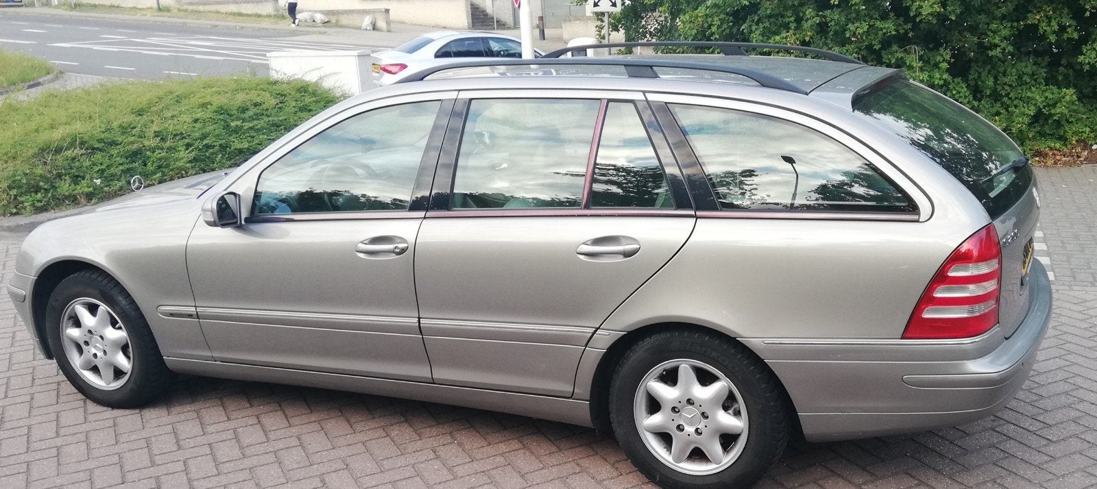 Mercedes C-Klasse 200 Kompr Combi AUT 2004 Apk april 2027, Automaat, Achterwielaandrijving, Beige, 4 cilinders