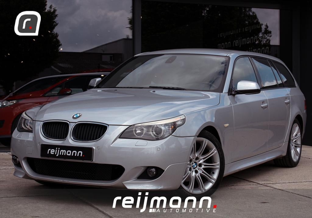 BMW 5 Serie Touring 520i M-Sport Edition LCI | NL Auto | 2de, Auto's, BMW, Automaat, Achterwielaandrijving, 4 cilinders, Met garantie (alle)